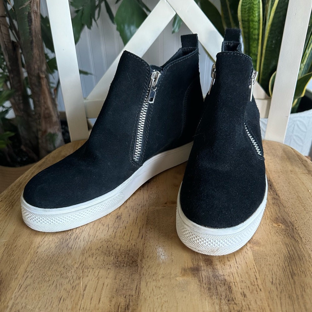 Steve Madden wedge boot